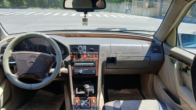 Mercedes C 280-9