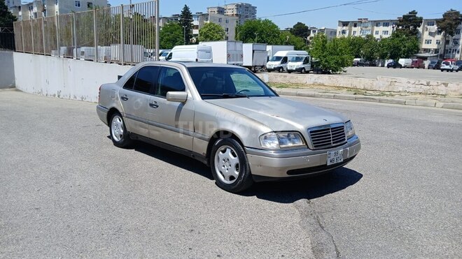 Mercedes C 280-11