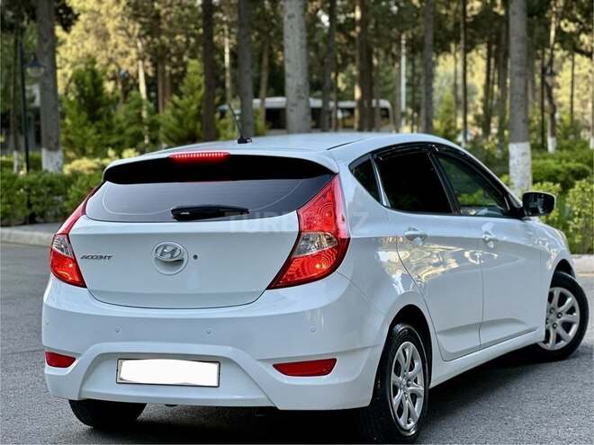 Hyundai Accent-10