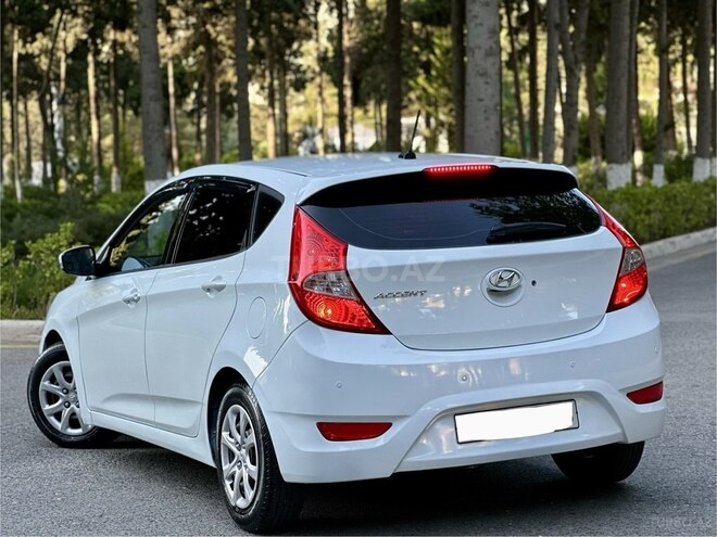 Hyundai Accent-11