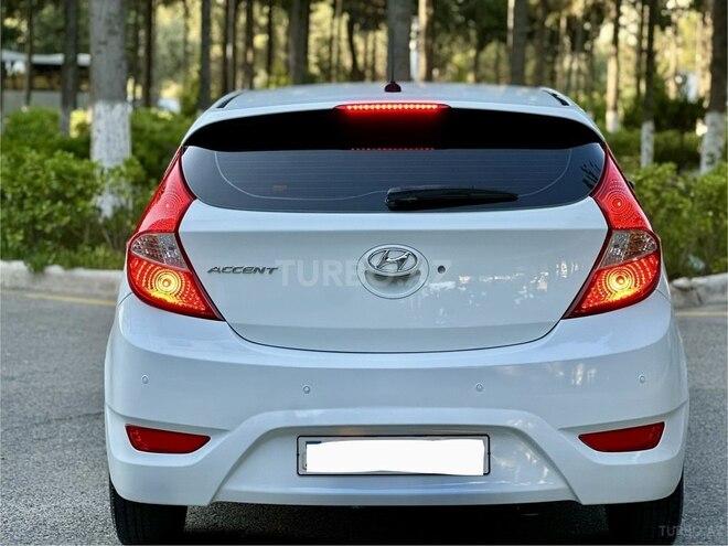 Hyundai Accent-14