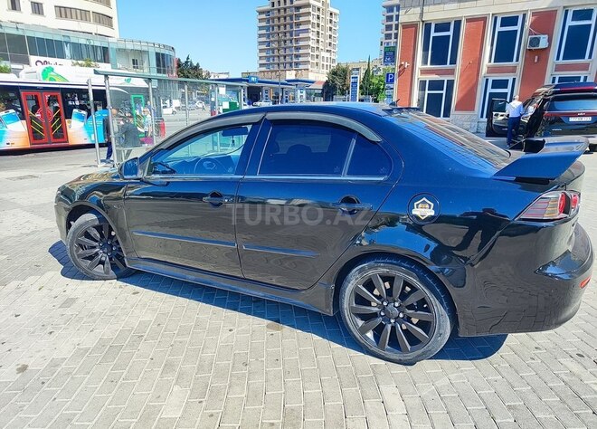 Mitsubishi Lancer-9