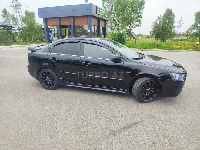 Mitsubishi Lancer-2