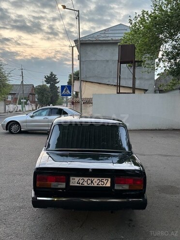 LADA (VAZ) 2107-2