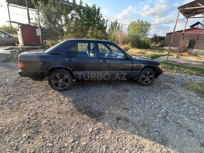 Mercedes 190-4