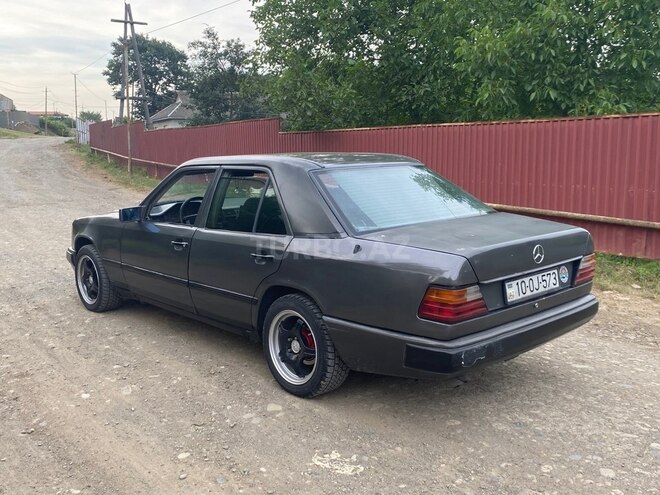 Mercedes 260 E-3