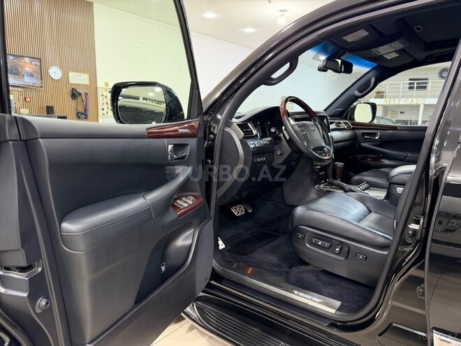 Lexus LX 570-15