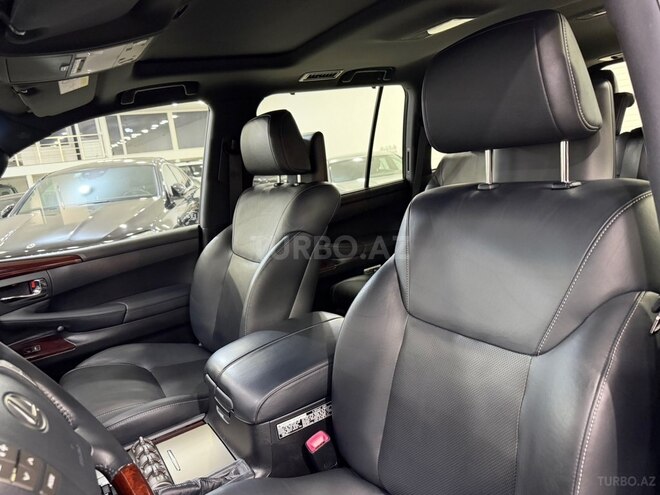 Lexus LX 570-21