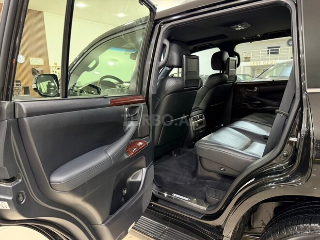 Lexus LX 570-26