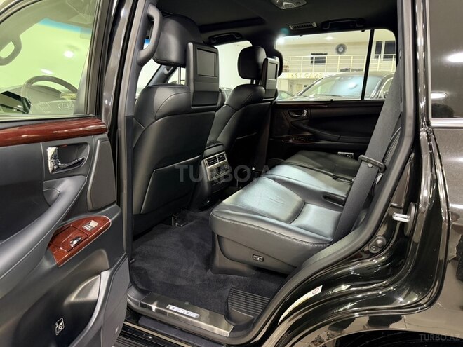 Lexus LX 570-27