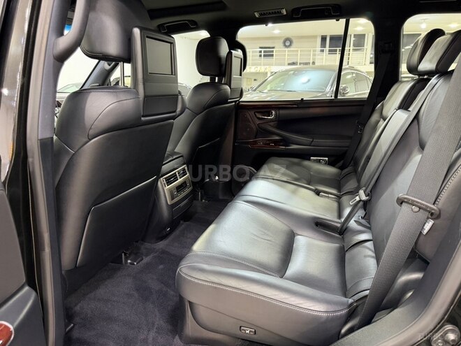 Lexus LX 570-28