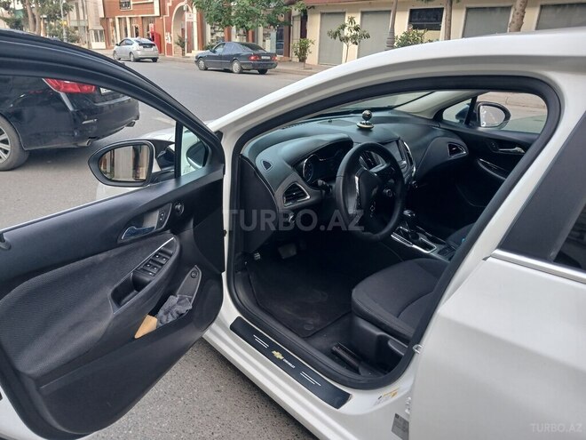 Chevrolet Cruze-10