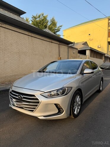 Hyundai Elantra-2