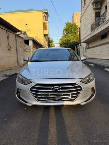 Hyundai Elantra-1