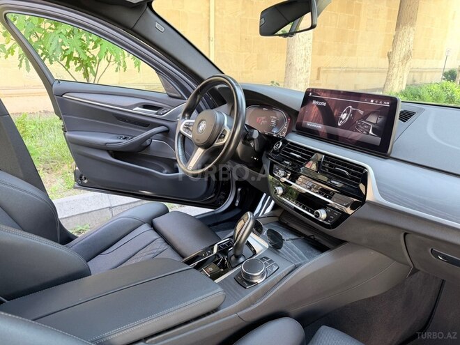 BMW 530e-10