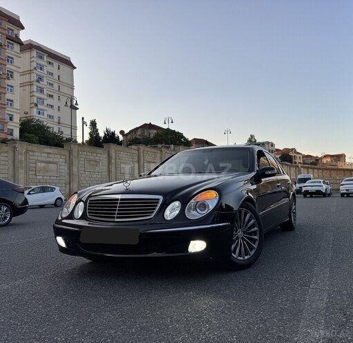 Mercedes E 270-1