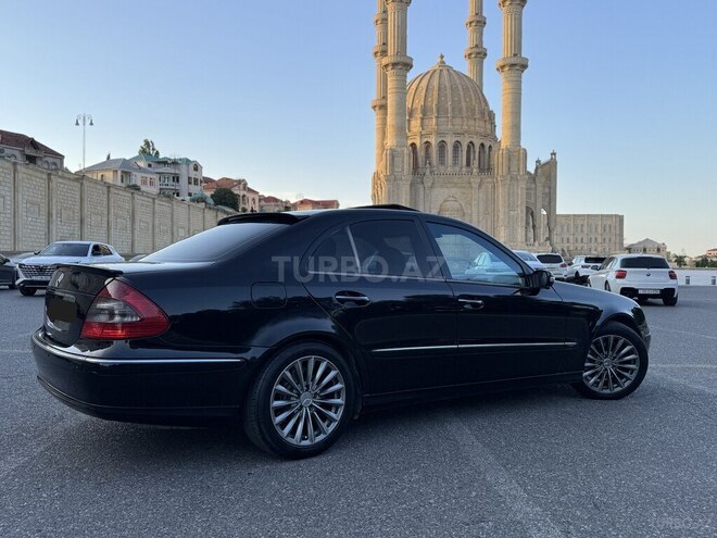 Mercedes E 270-9
