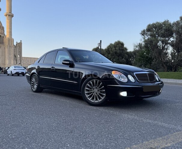 Mercedes E 270-7