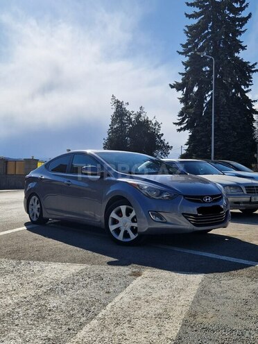 Hyundai Elantra-2