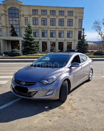 Hyundai Elantra-1