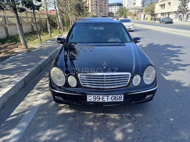 Mercedes E 220-1