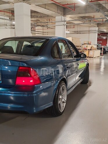 Opel Vectra-4