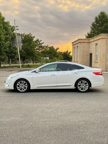 Hyundai Azera-7
