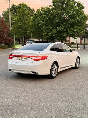 Hyundai Azera-9