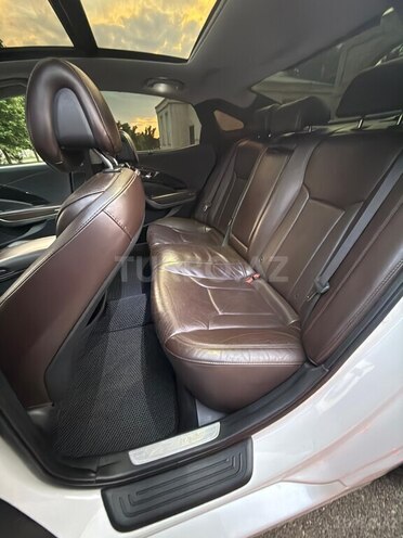 Hyundai Azera-11