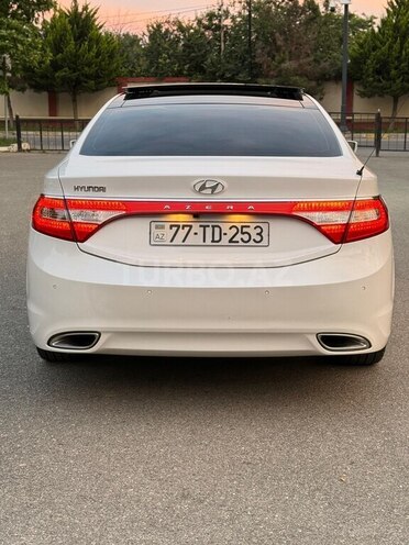 Hyundai Azera-10