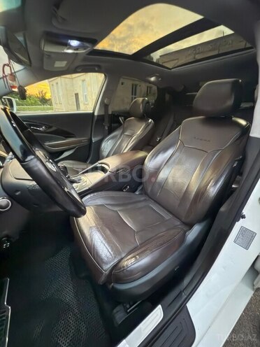 Hyundai Azera-12