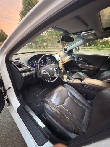 Hyundai Azera-13