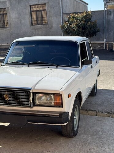 LADA (VAZ) 2107-2