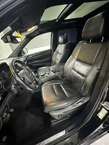 Jeep Grand Cherokee-16