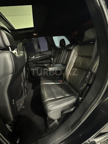 Jeep Grand Cherokee-17