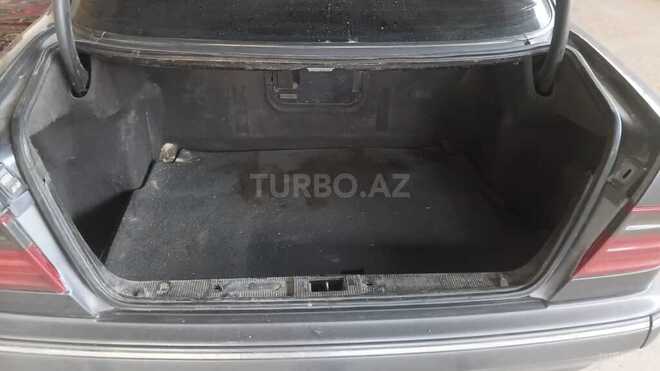 Mercedes E 280-4