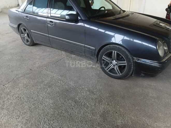 Mercedes E 280-2