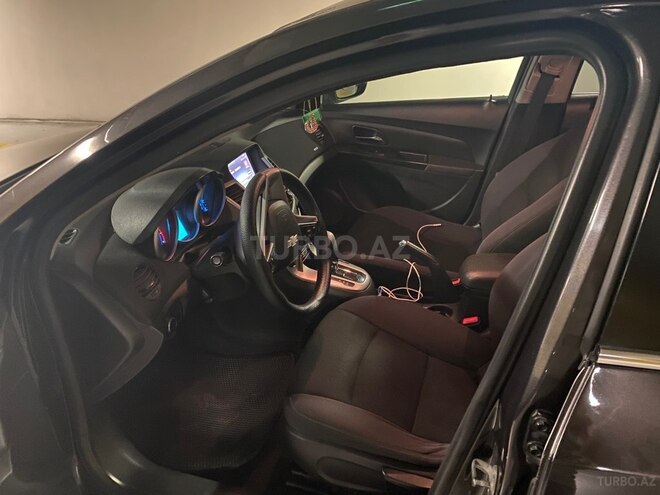 Chevrolet Cruze-13