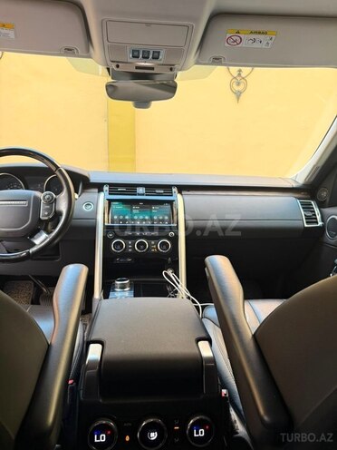 Land Rover Discovery-5