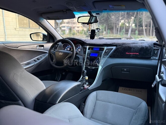 Hyundai Sonata-15