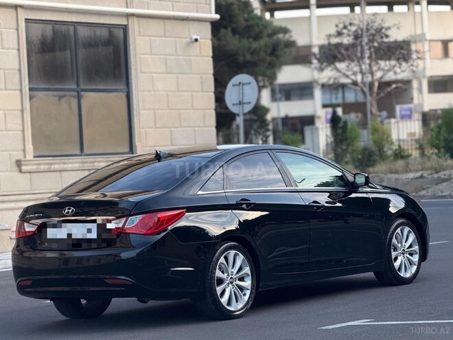 Hyundai Sonata-14