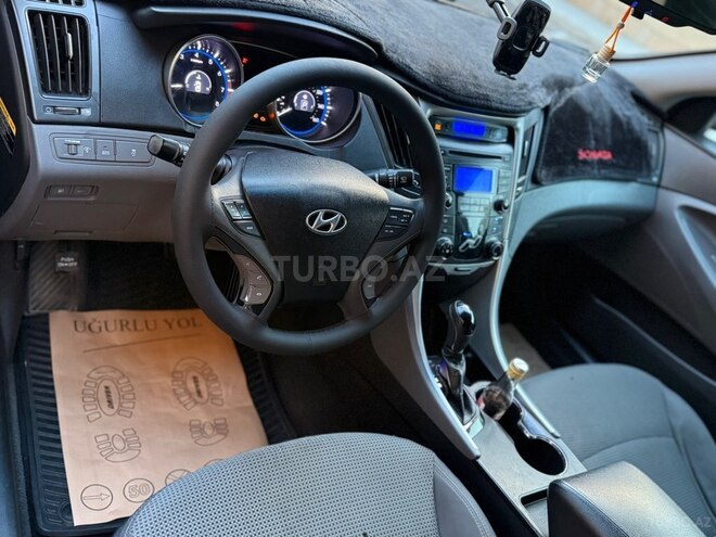 Hyundai Sonata-18