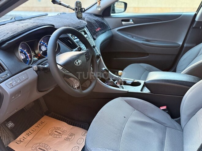 Hyundai Sonata-19
