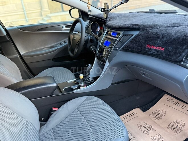 Hyundai Sonata-20