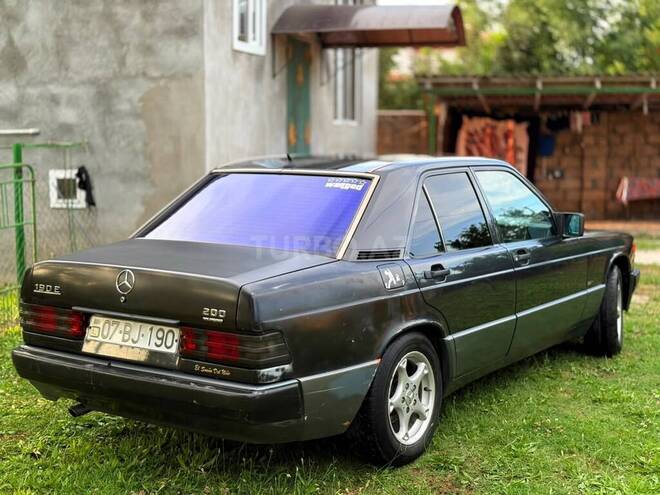 Mercedes 190-9