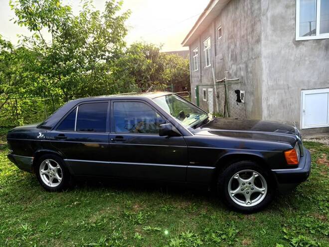 Mercedes 190-6