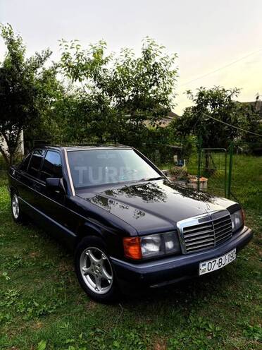 Mercedes 190-2