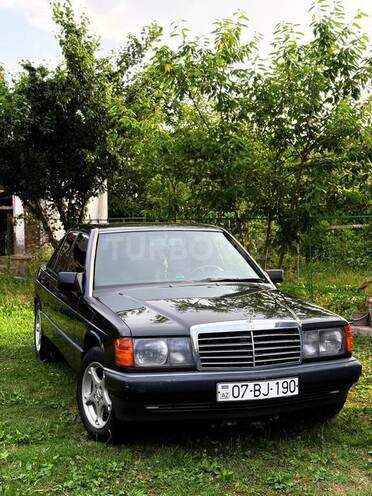Mercedes 190-4
