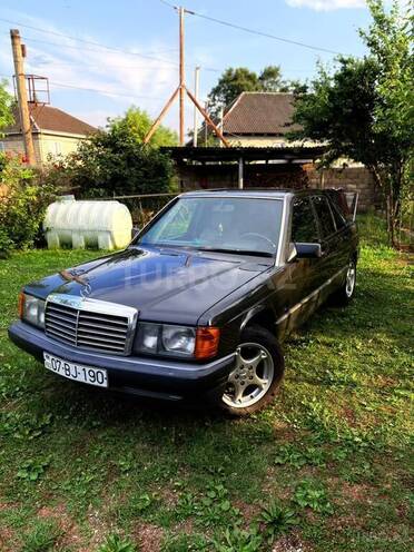 Mercedes 190-5