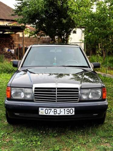 Mercedes 190-1